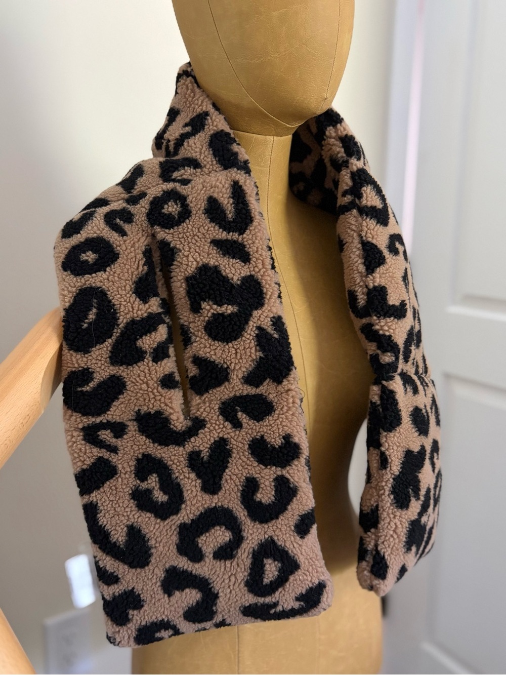 APPARIS Tanvi Leopard Faux Sherpa Pull Through Scarf